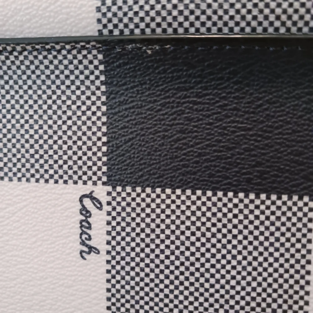 HP🎉🎉Coach Buffalo Plaid City Navy and Ivory Tote F66929 EUC 11"w X 10"h X 7"w - Picture 16 of 16